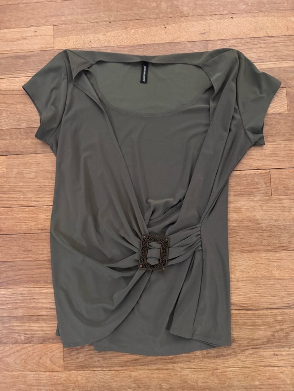 Jason Maxwell Women's Olive Green Short Sleeve Buckle Accent Top - Size XL
 b25